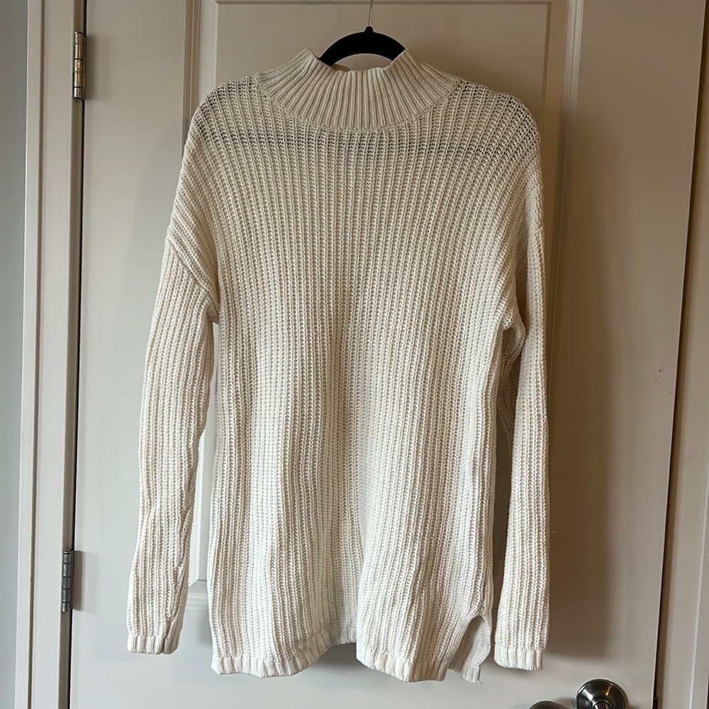 GAP Cream Sweater Medium